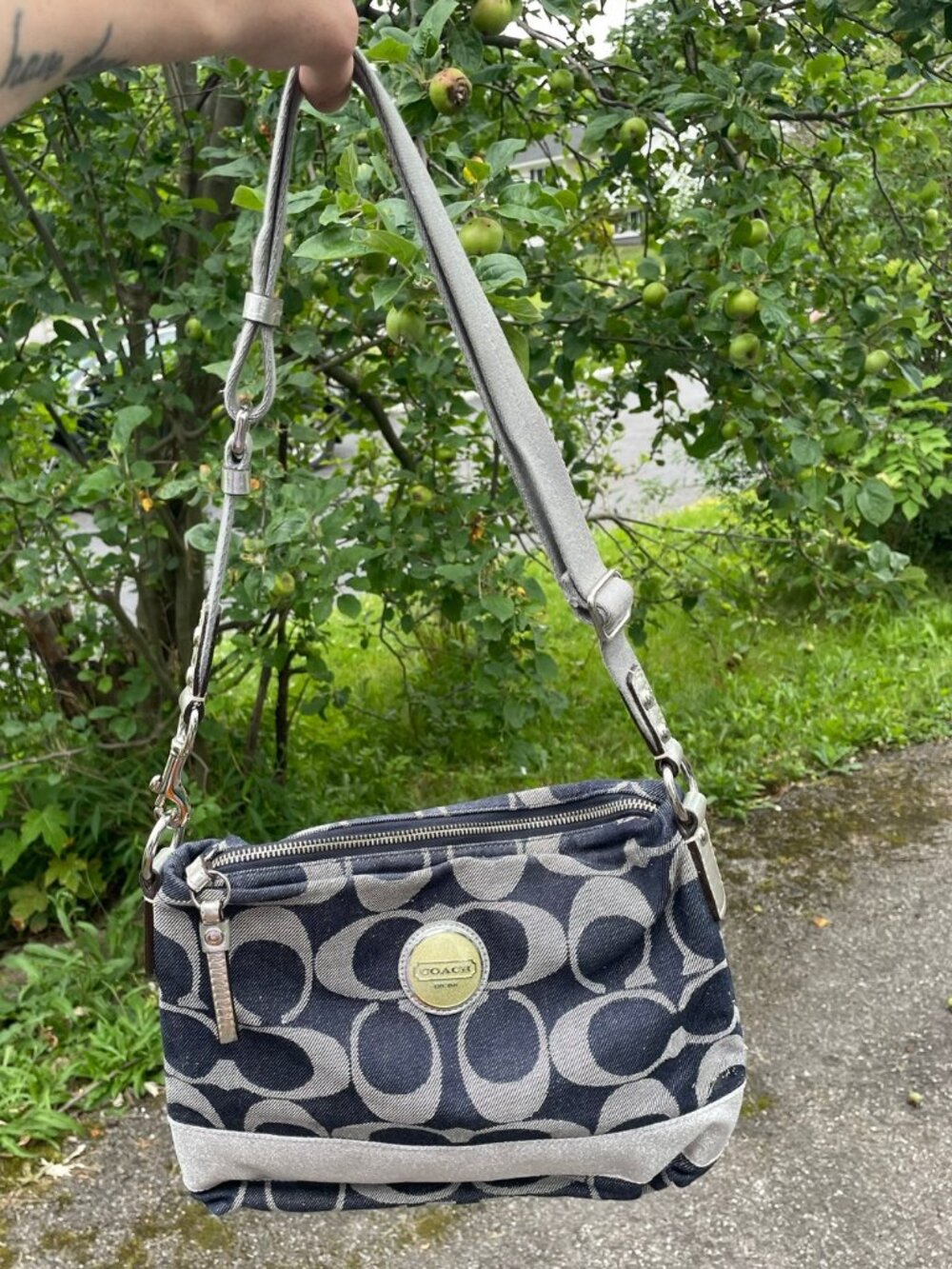 Coach Bag - Picture 2 of 8
